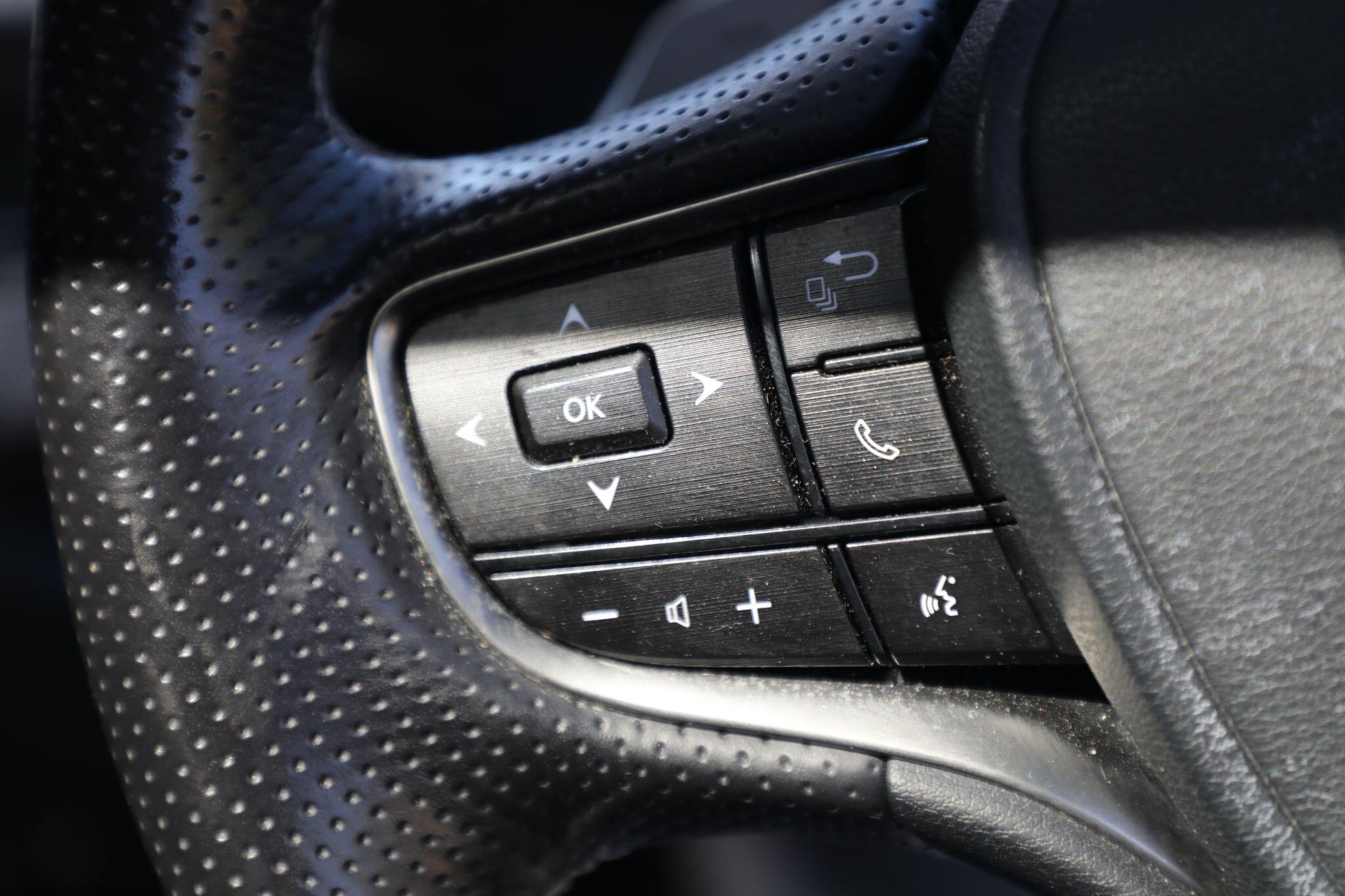 Large vehicle image